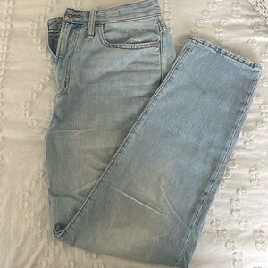 Madewell The Curvy Perfect Vintage Jean. Size 28. Curvy fit. Used like new.